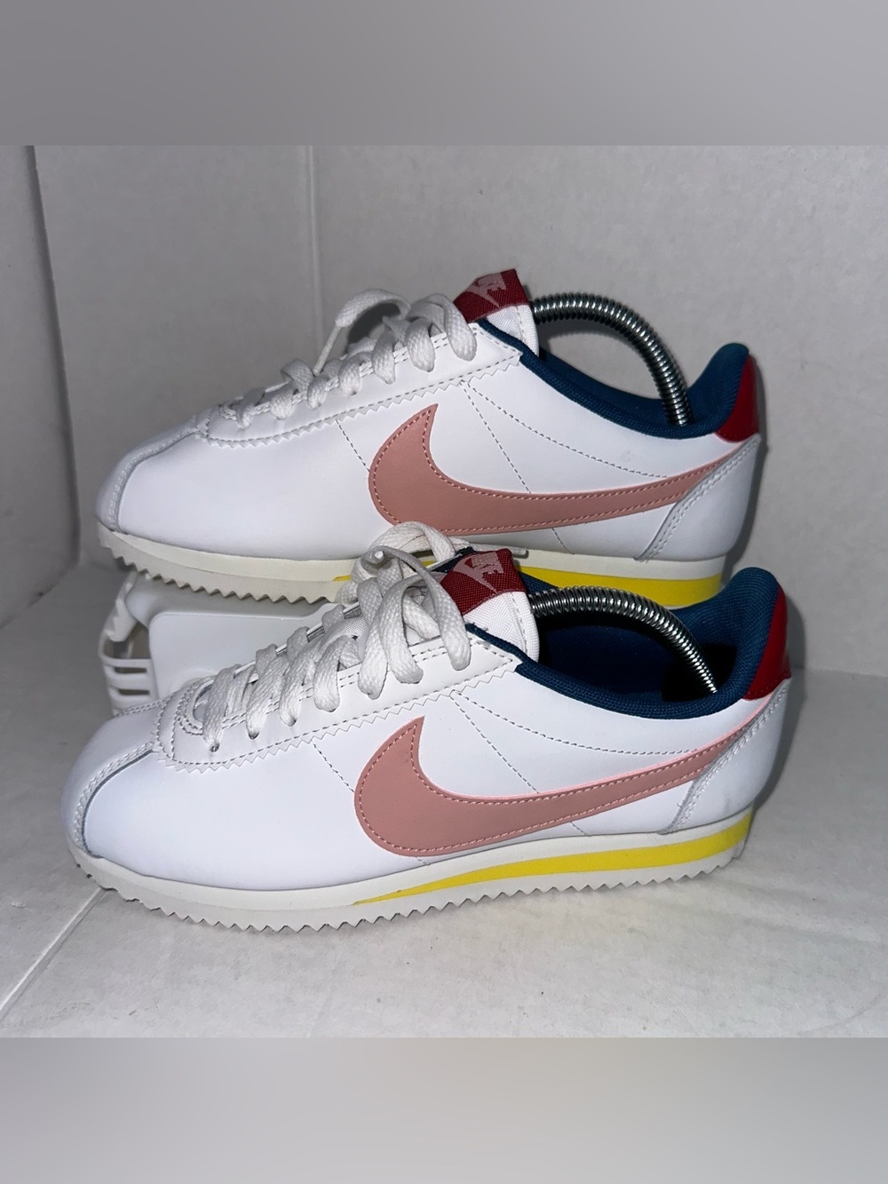 Nike Cortez Classic Shoes Womens Size 6 White Mauve Leather Sneaker 807471-114